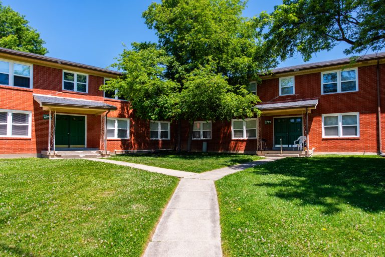 Renter’s checklist: what to inspect before you sign the lease.