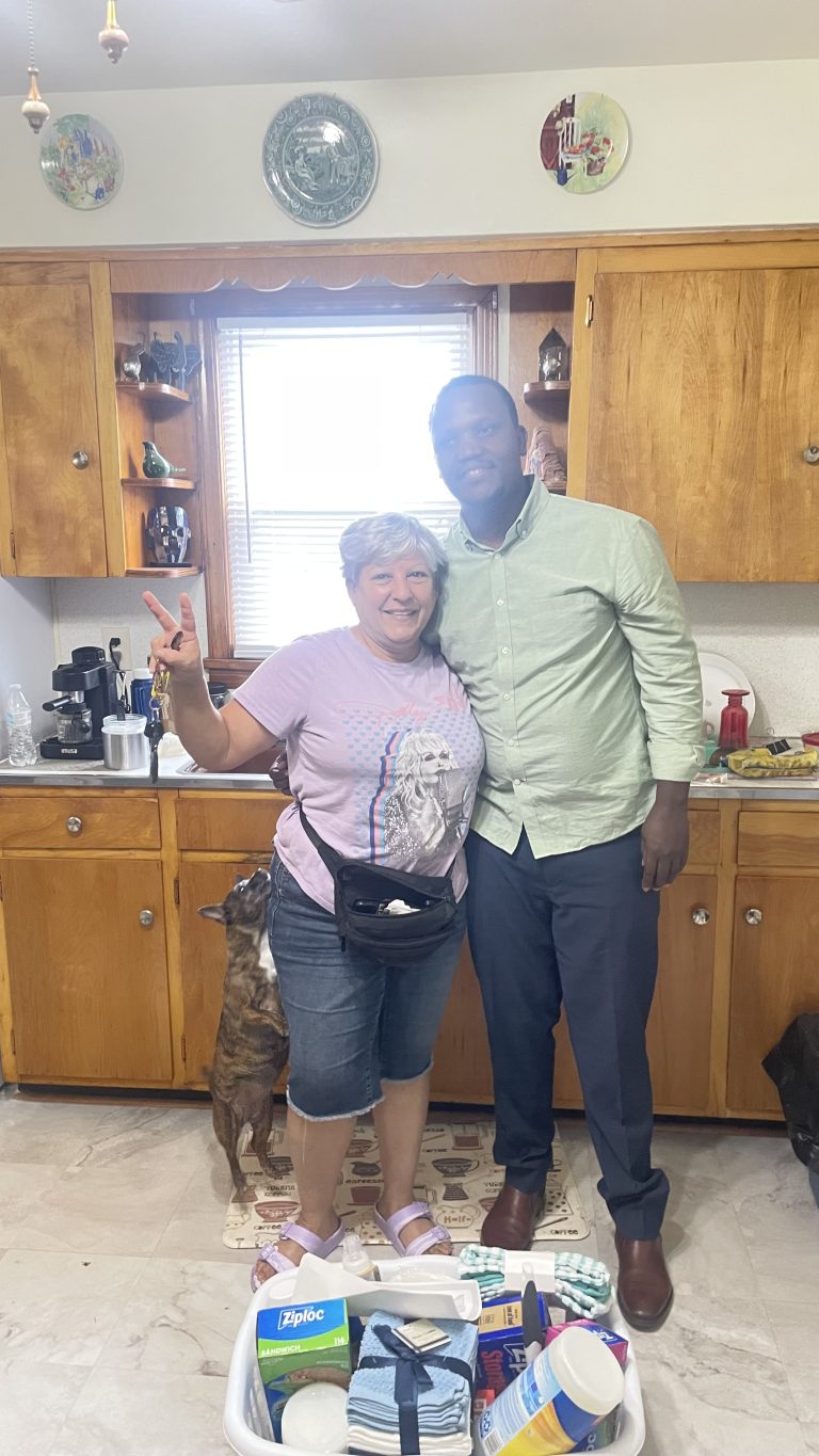 Agustine Welcomes a new Plowshares Resident